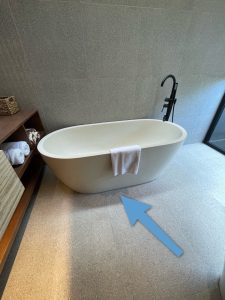 leaking tub